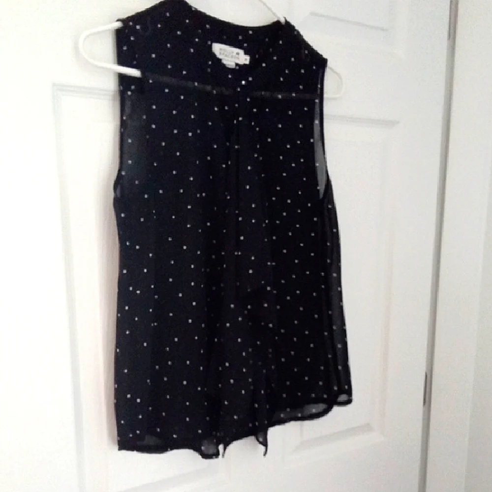Molly Bracken Women's Black Blouse with White Dots and Front Ruffle Medium - Picture 10 of 12